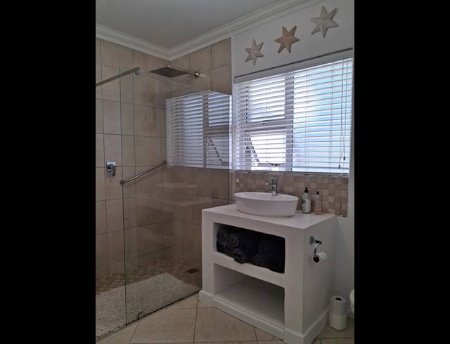 4 BEDROOM FREEHOLD TO LET IN KLEINMOND CENTRAL